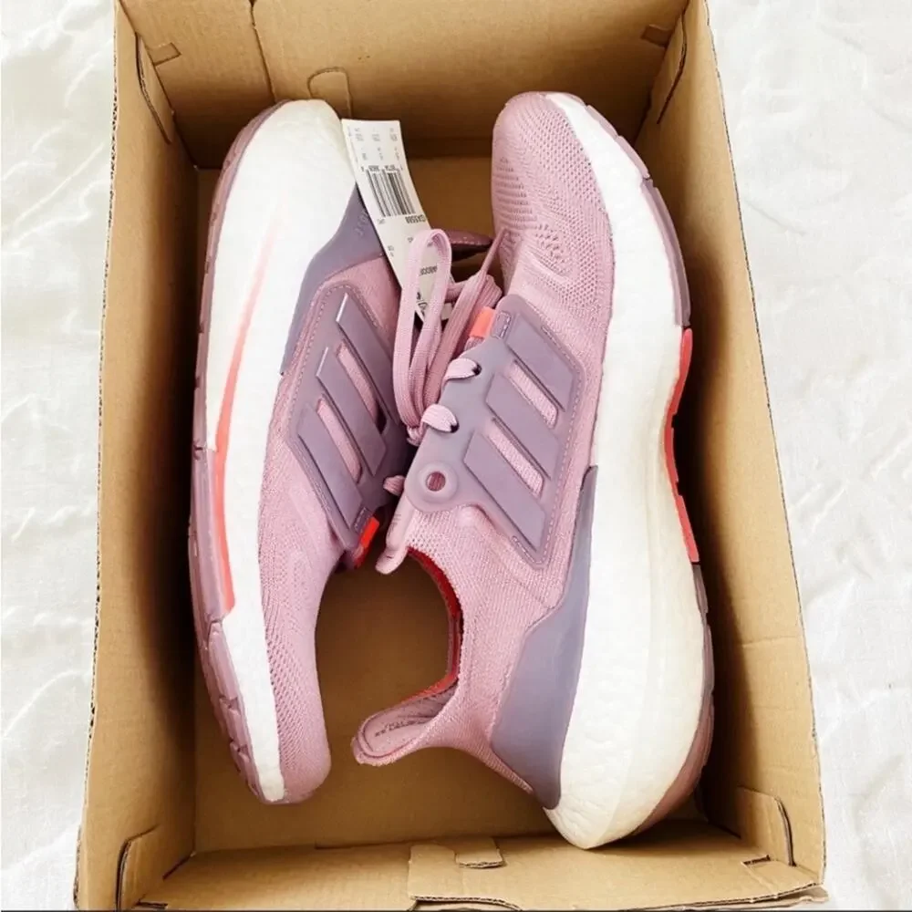 Adidas Ultraboost 22 Sneakers Girls Size 4 New